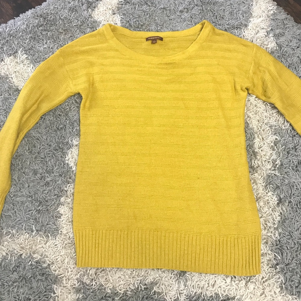 Hive & Honey mustard pullover sweater size small